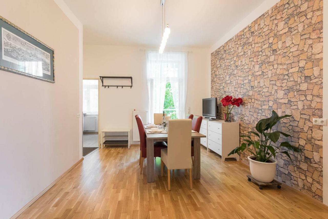 Spacious Vienna Central Station Residence Bagian luar foto