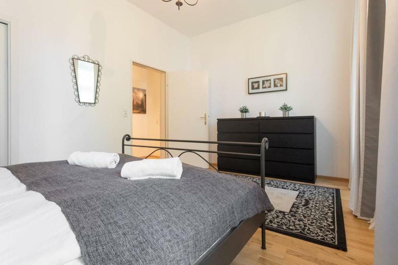 Spacious Vienna Central Station Residence Bagian luar foto
