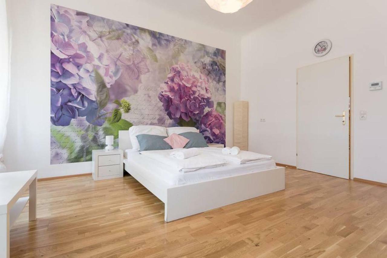 Spacious Vienna Central Station Residence Bagian luar foto