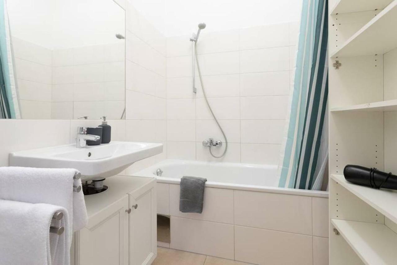 Spacious Vienna Central Station Residence Bagian luar foto