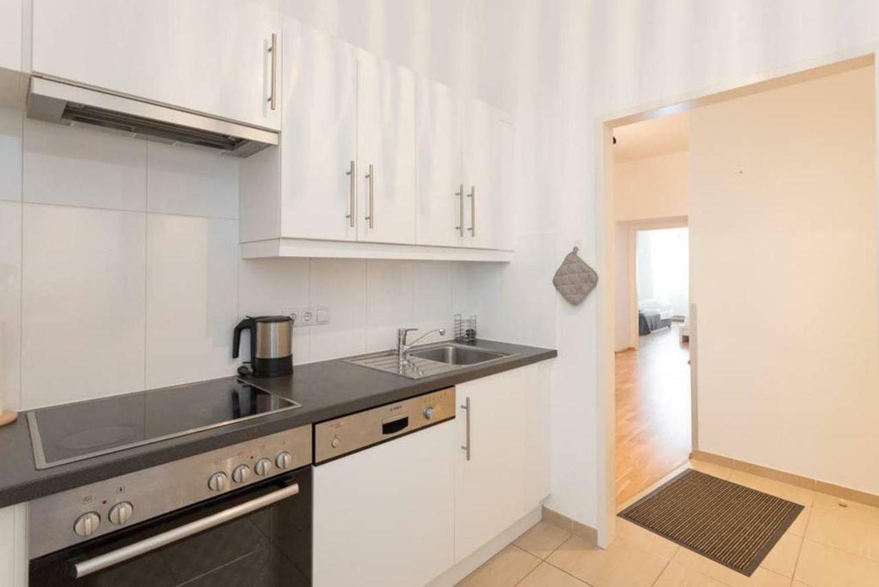 Spacious Vienna Central Station Residence Bagian luar foto